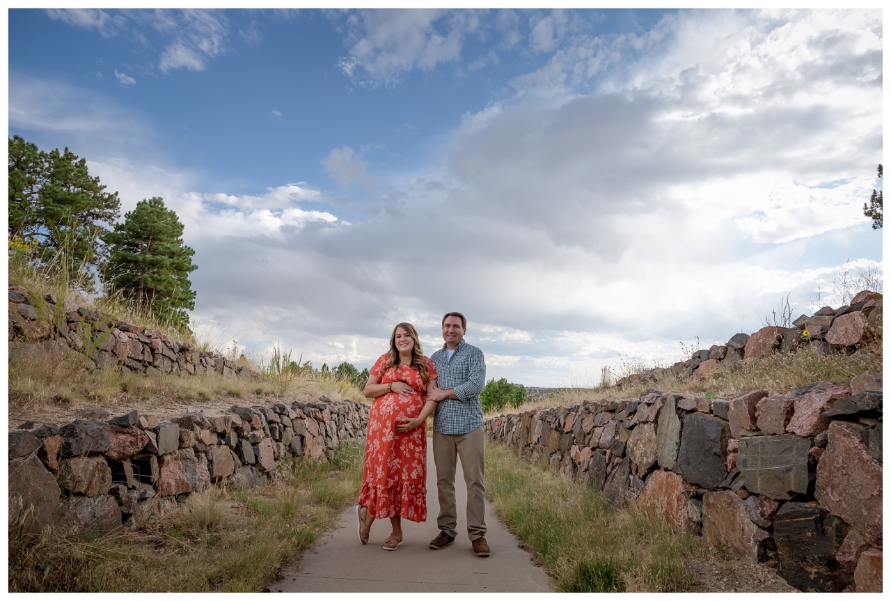 Family portrait photographer in aurora colorado Maternity photos taken at Hudson Gardens - Maternity photos with daughter and grandmother